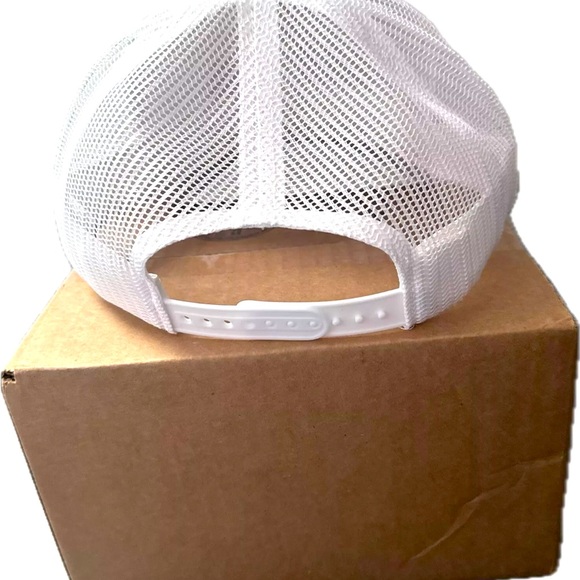 Stars And Stripes Trump Campaign Maga Hat - Picture 3 of 5